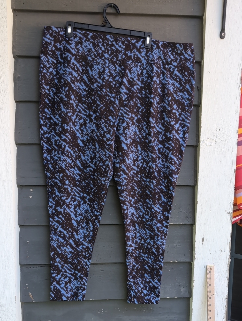 Terra & Sky Blue and Black Patterned Leggings Size 3XL New With Tags